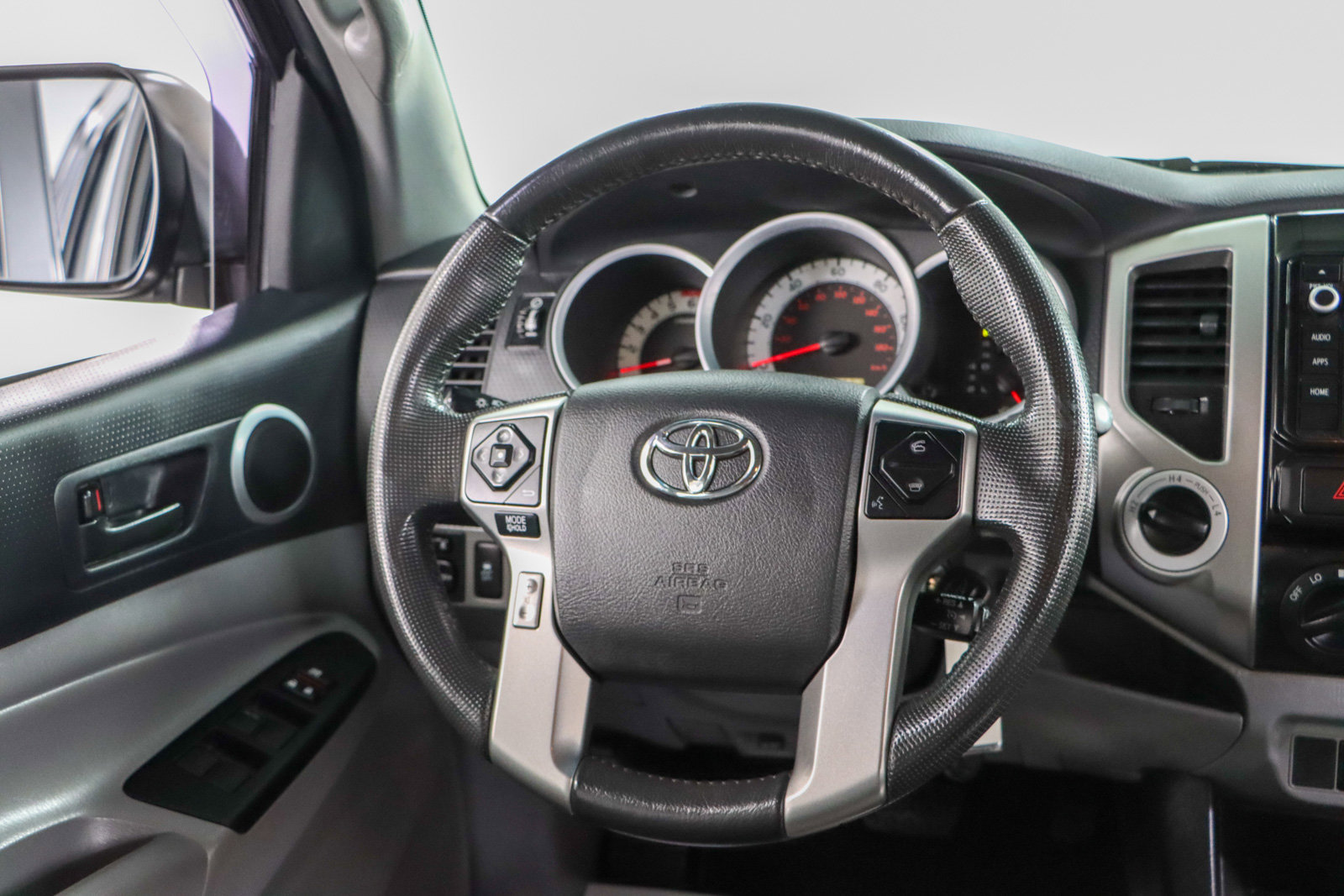 Used 2015 Toyota Tacoma TRD OFF ROAD 4X4 image 13