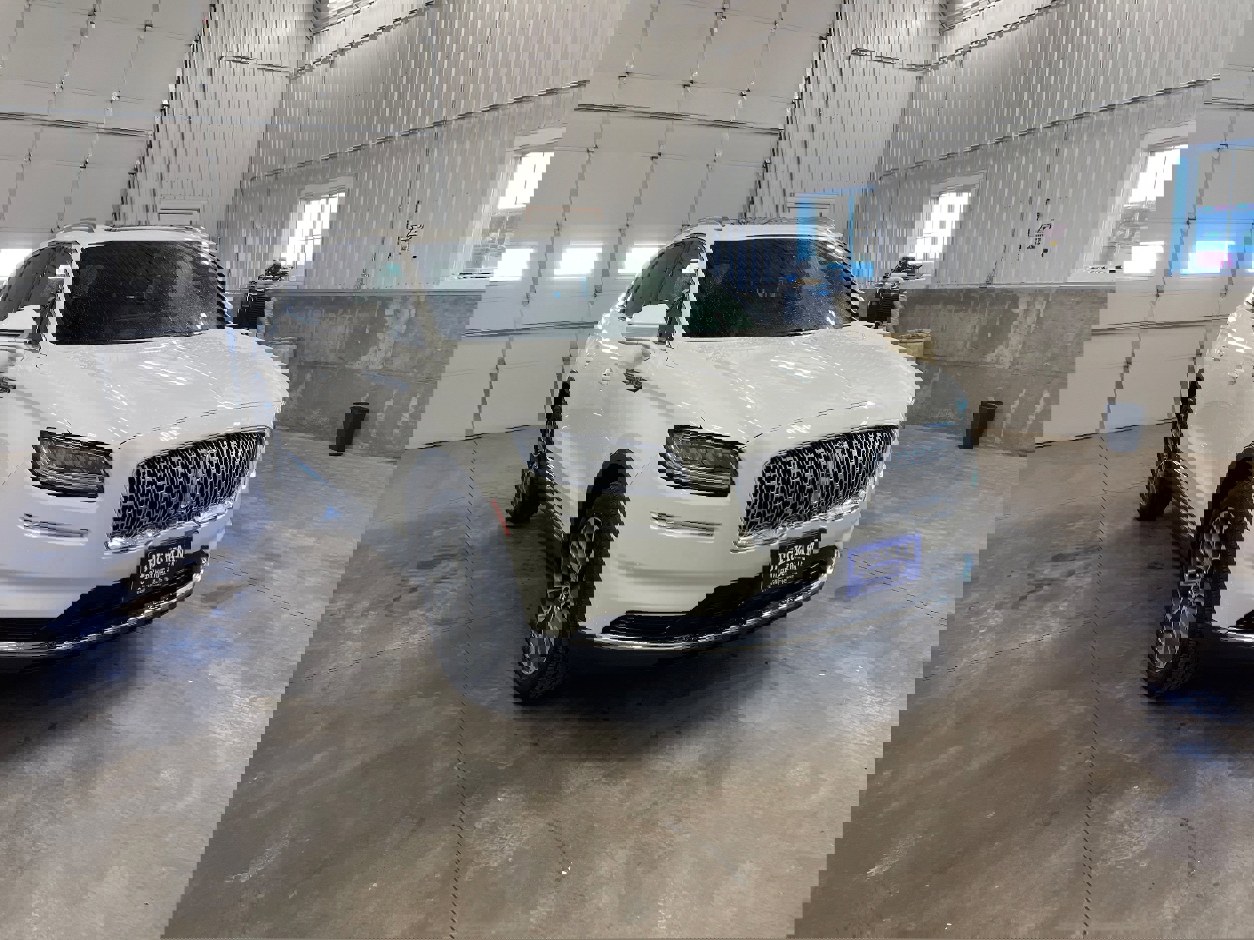 Used 2023 Lincoln Nautilus Reserve image 7