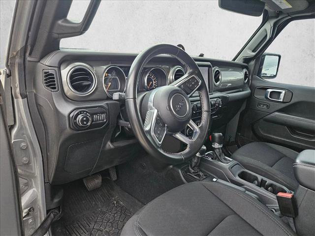 Used 2022 Jeep Gladiator Overland w/ Trailer Tow Package AWD/4WD image 15