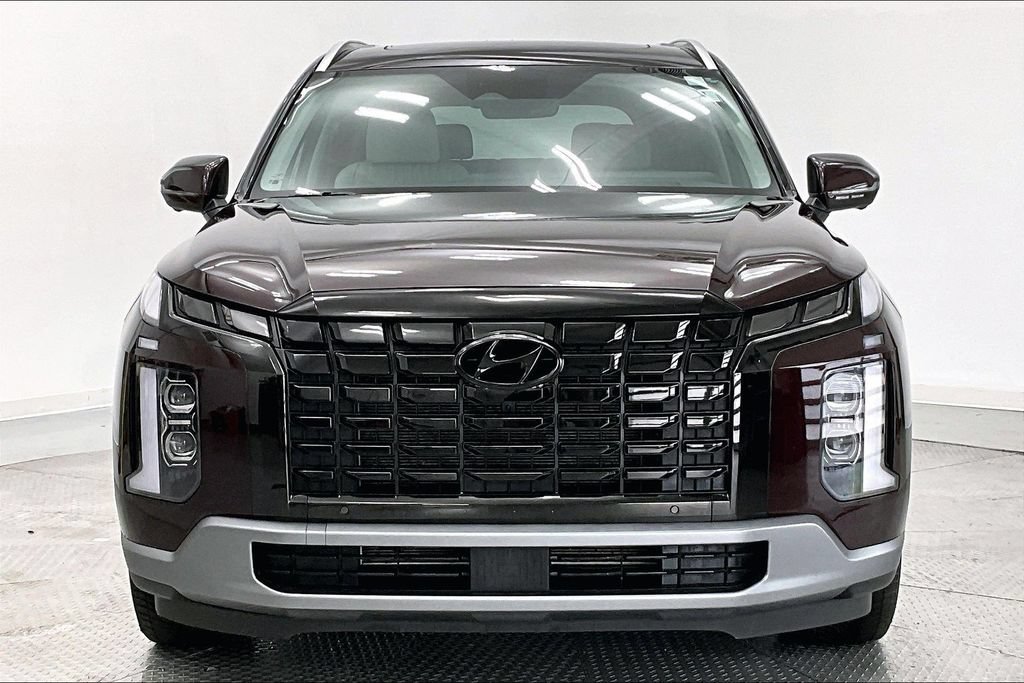 Used 2023 Hyundai Palisade Limited w/ Cargo Package AWD/4WD image 3