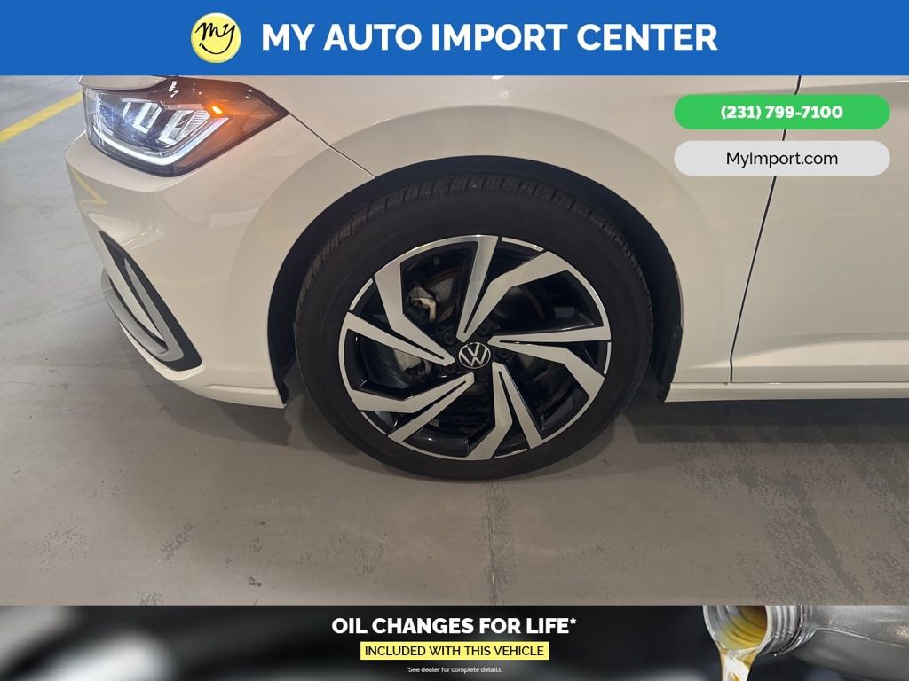 Used 2025 Volkswagen Jetta SEL image 9