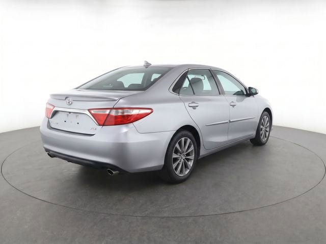 Used 2015 Toyota Camry XLE w/ Advanced Technology Package FWD image 7