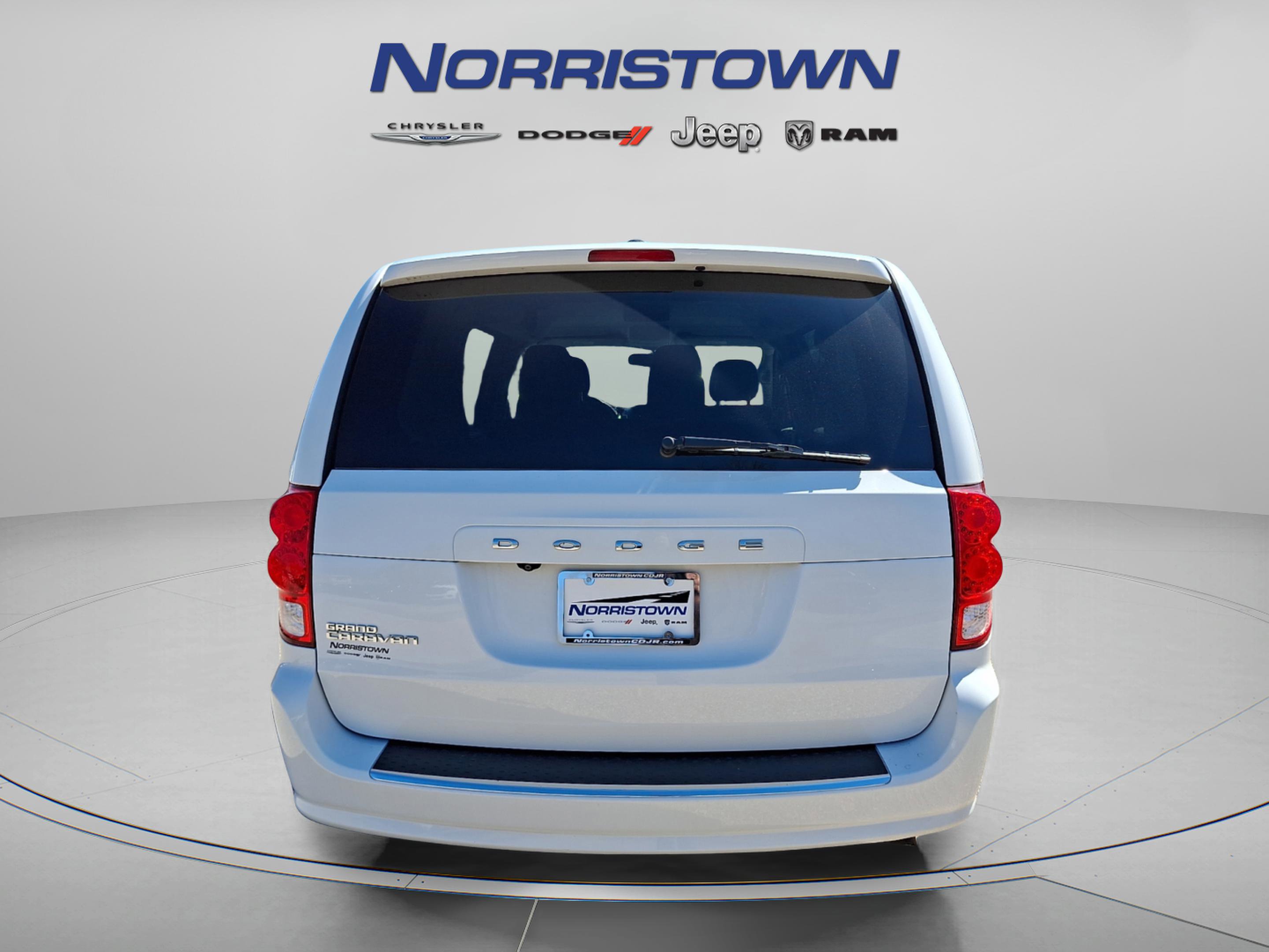 Certified 2018 Dodge Grand Caravan SE w/ UConnect Hands-Free Group image 5