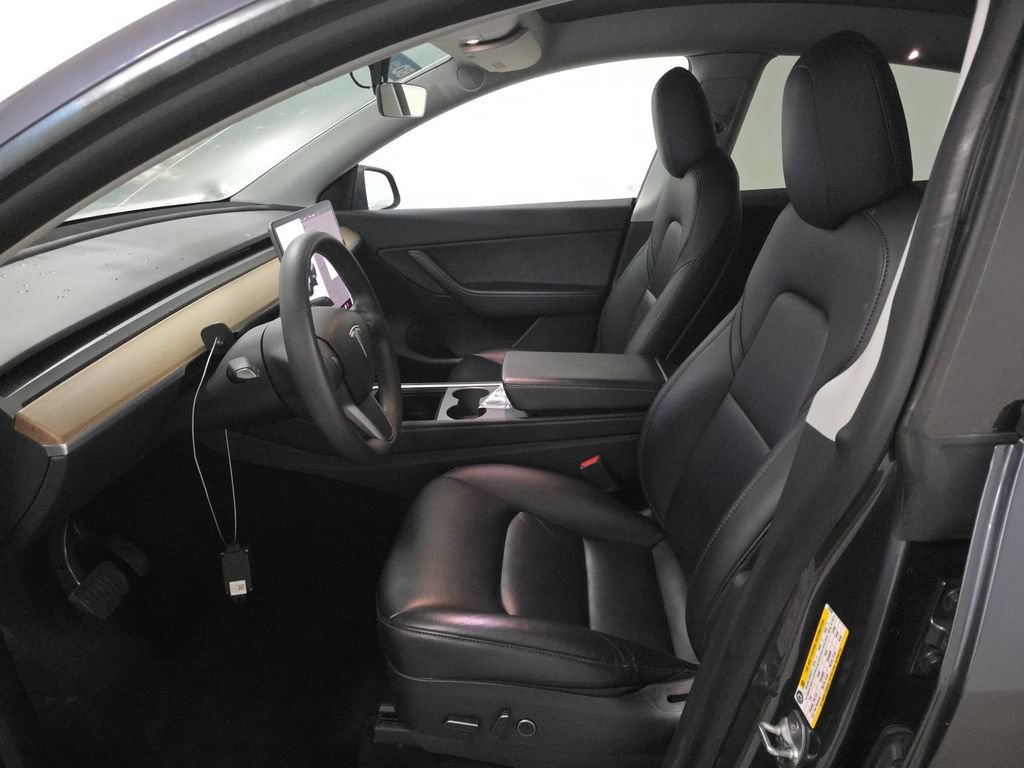 Used 2021 Tesla Model Y Long Range AWD/4WD image 3