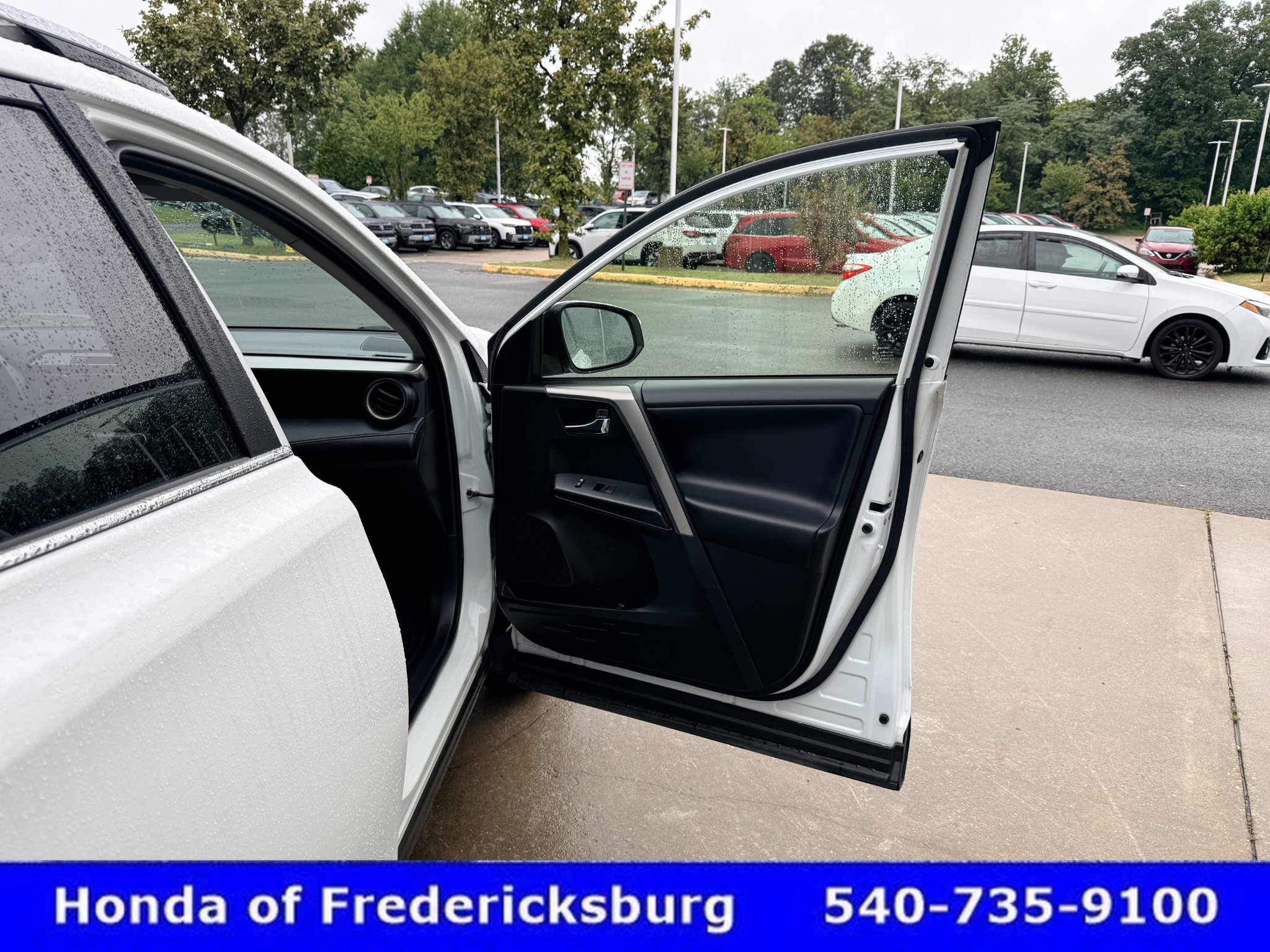 Used 2018 Toyota RAV4 XLE w/ Plus Extra Value Package AWD/4WD image 19