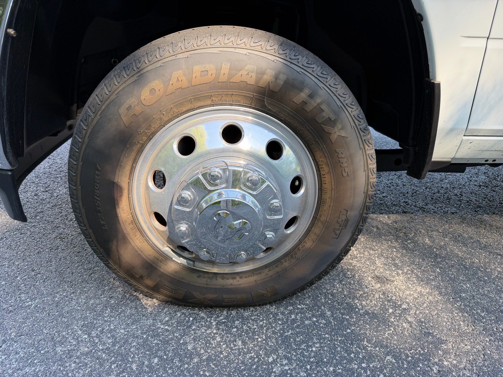 Used 2024 RAM 3500 Laramie AWD/4WD image 27