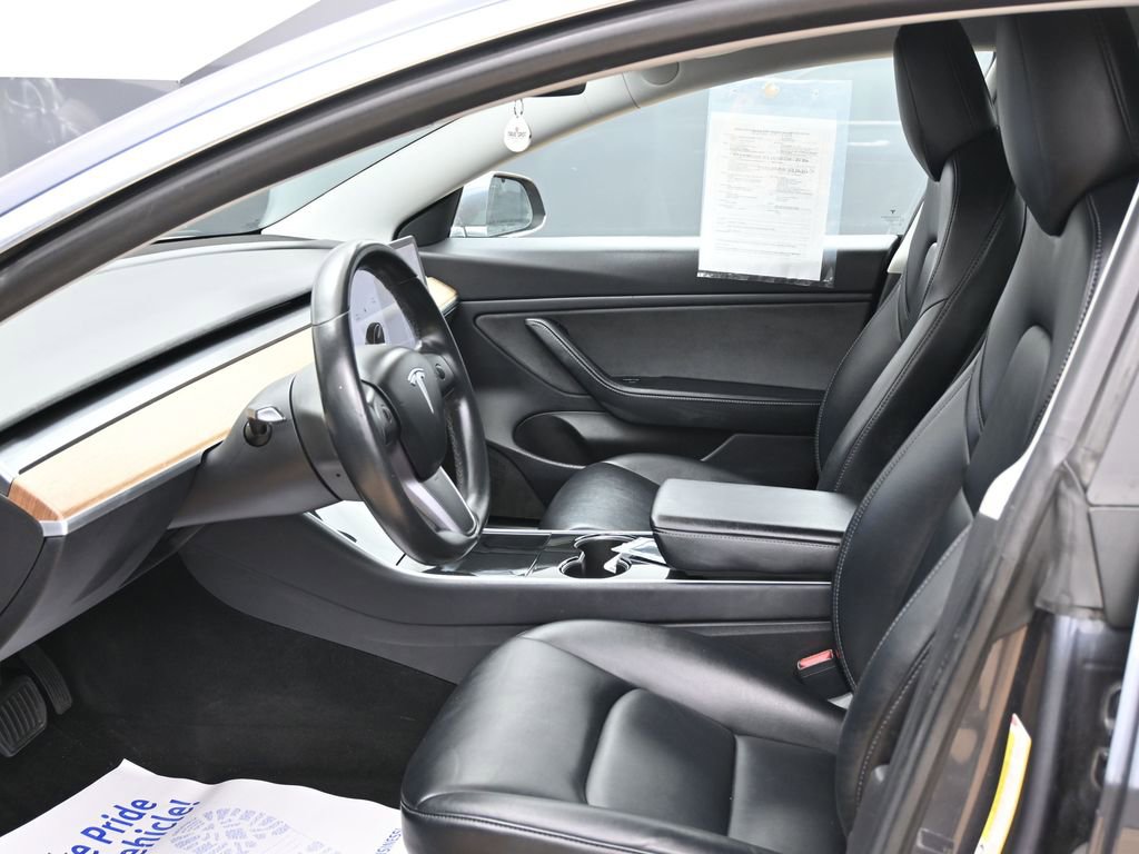 Used 2019 Tesla Model 3 Standard Range image 13