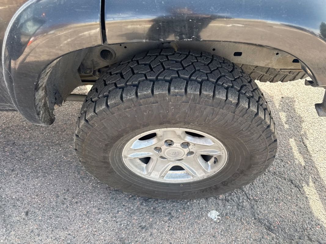 Used 2002 Toyota 4Runner SR5 AWD/4WD image 17