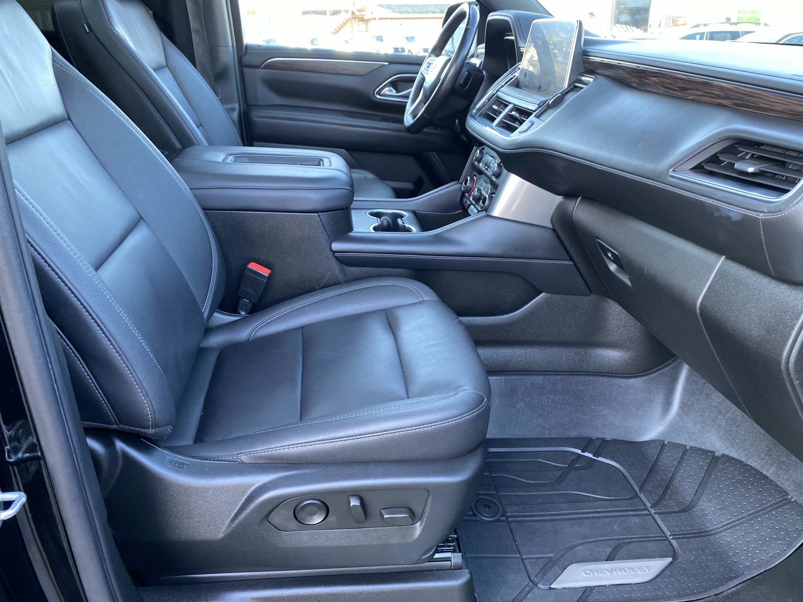 Used 2022 Chevrolet Tahoe Z71 w/ Z71 Off-Road Package AWD/4WD image 26