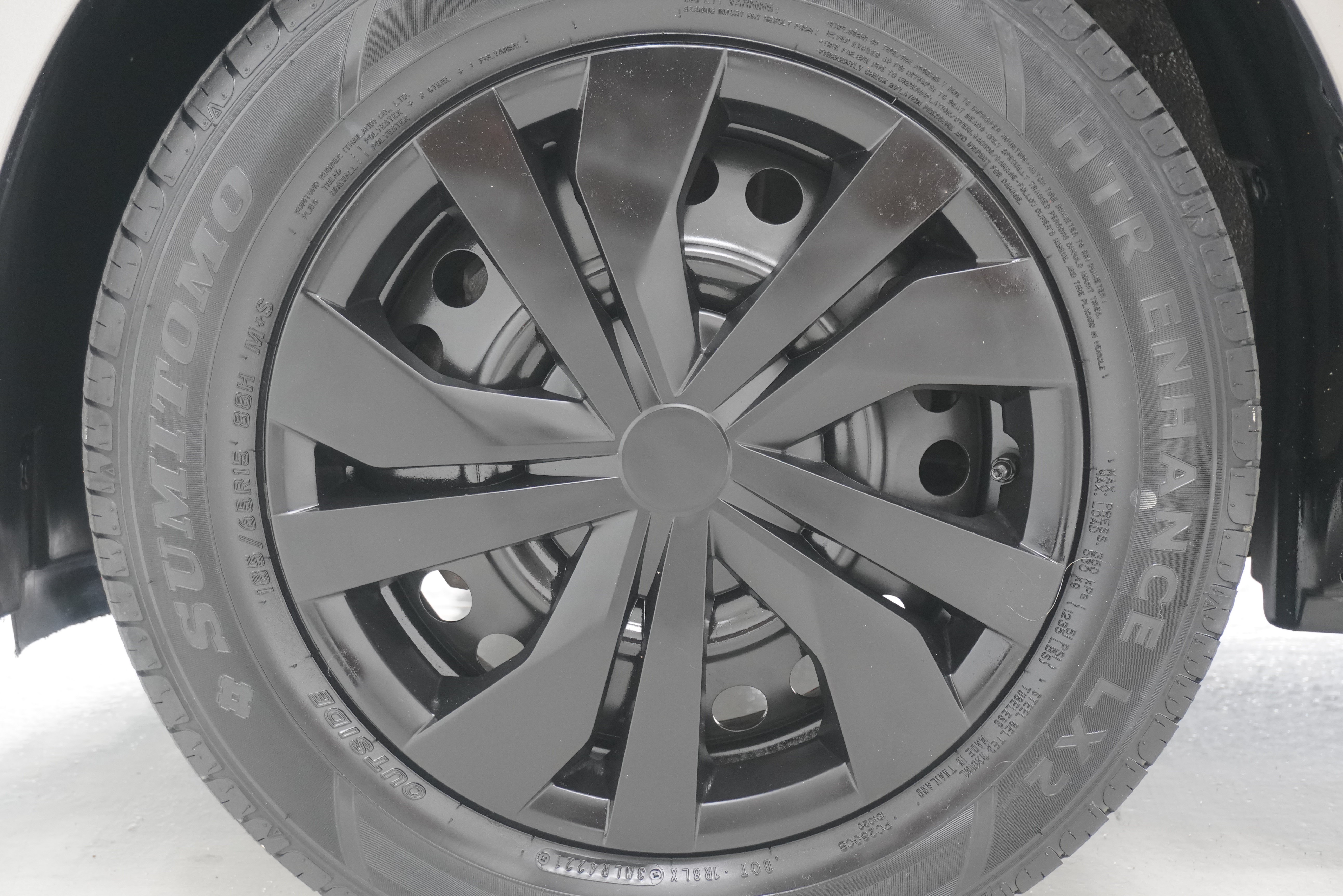 Used 2014 Nissan Versa S Plus FWD image 28