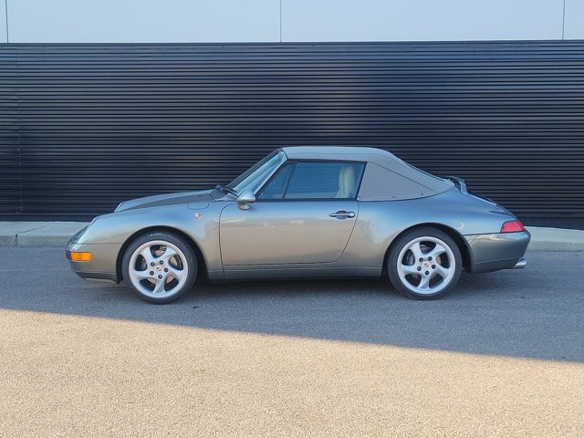 Used 1995 Porsche 911 Carrera RWD image 2