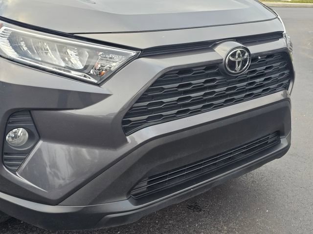 Used 2020 Toyota RAV4 XLE Premium image 3