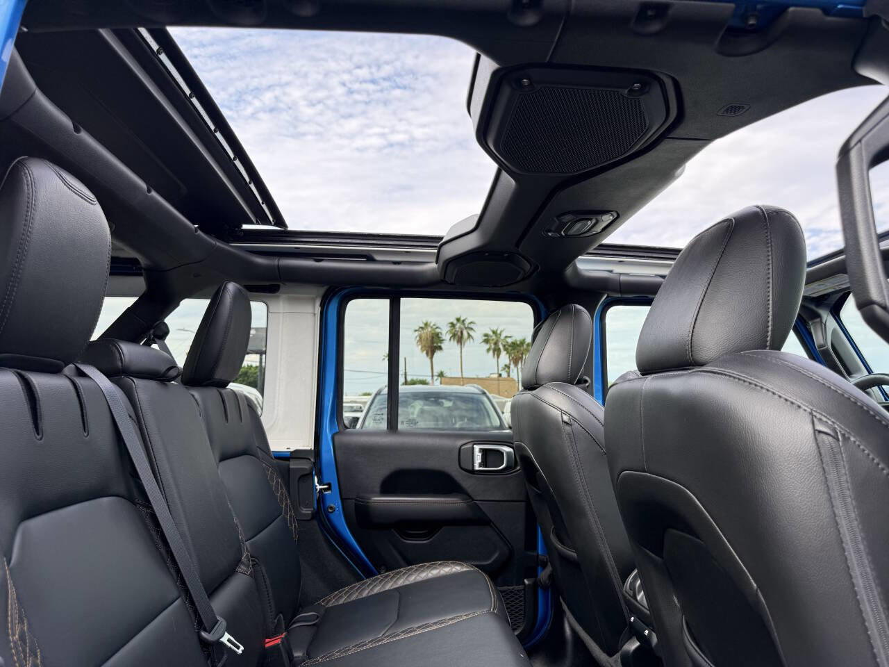 Used 2022 Jeep Wrangler Unlimited Sahara image 30