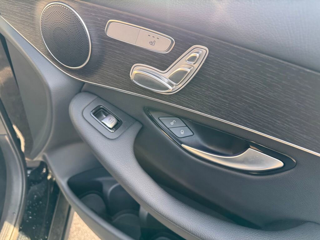 Used 2022 Mercedes-Benz GLC 300 4MATIC image 22