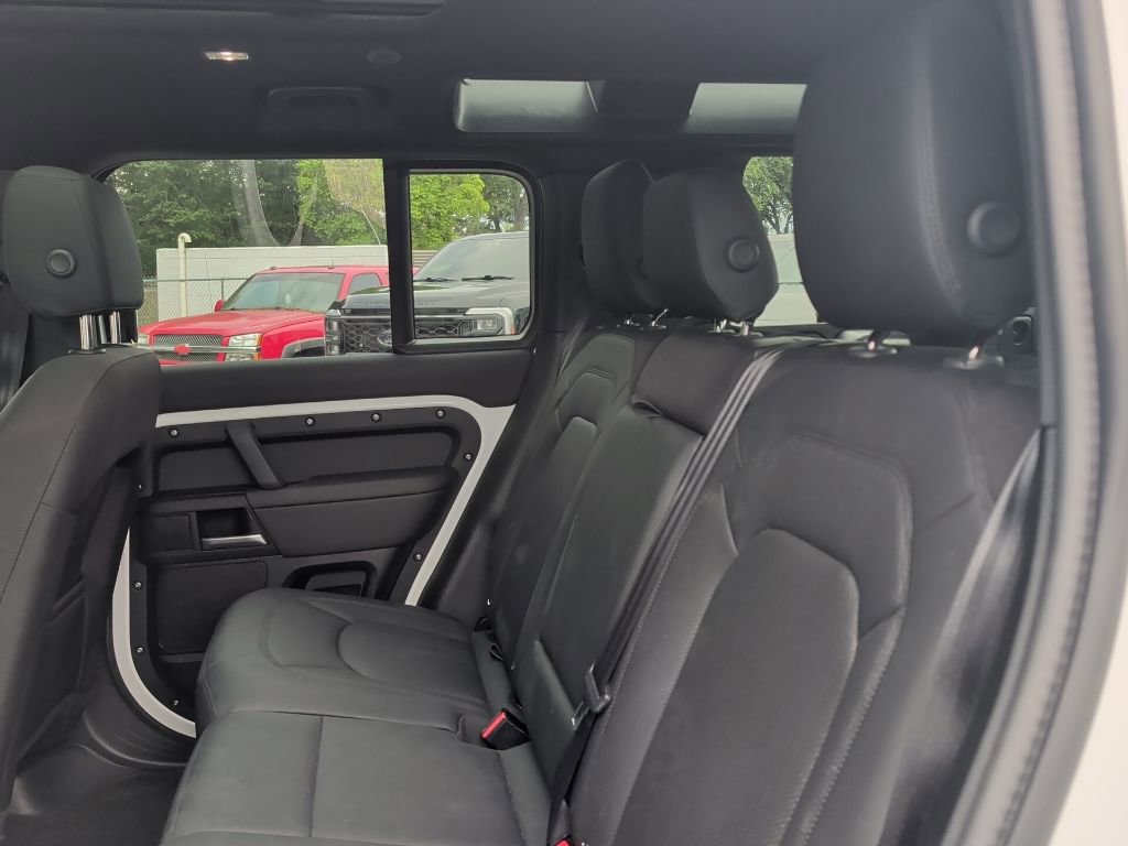 Used 2025 Land Rover Defender 110 S AWD/4WD image 7