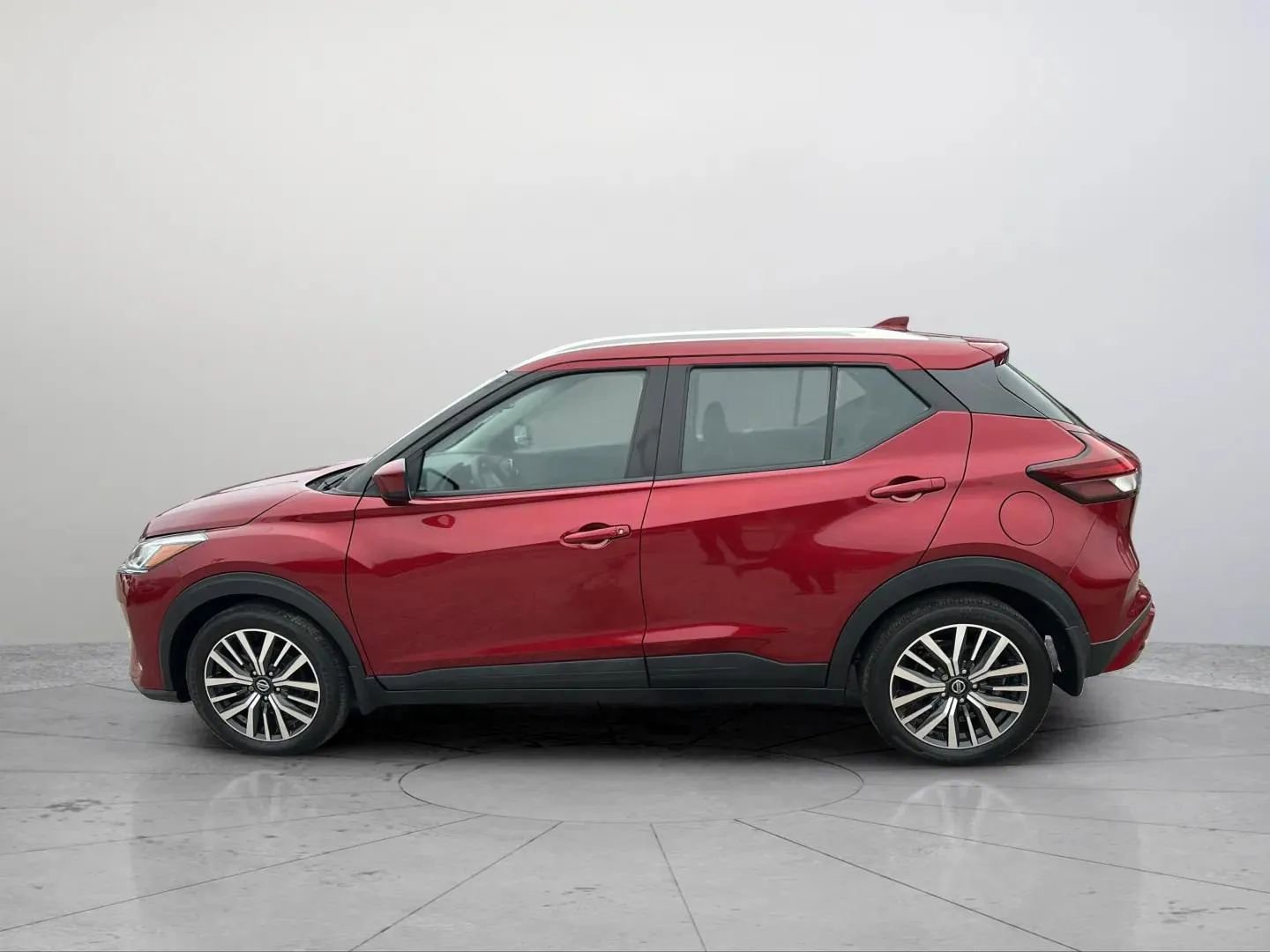 Used 2021 Nissan Kicks SV image 10