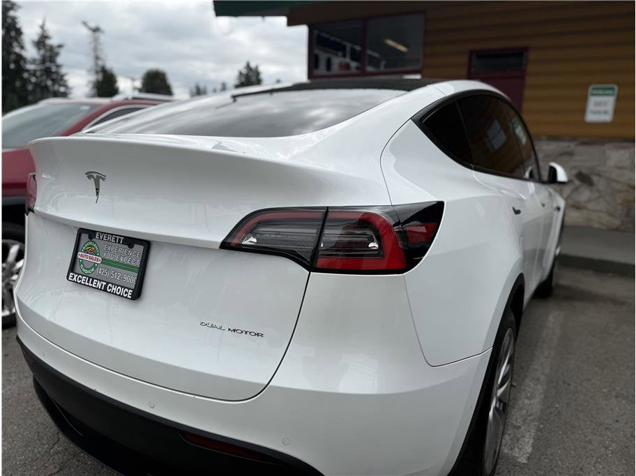 Used 2020 Tesla Model Y Long Range image 22