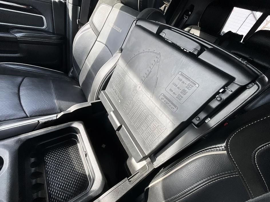 Used 2022 RAM 3500 Laramie image 27