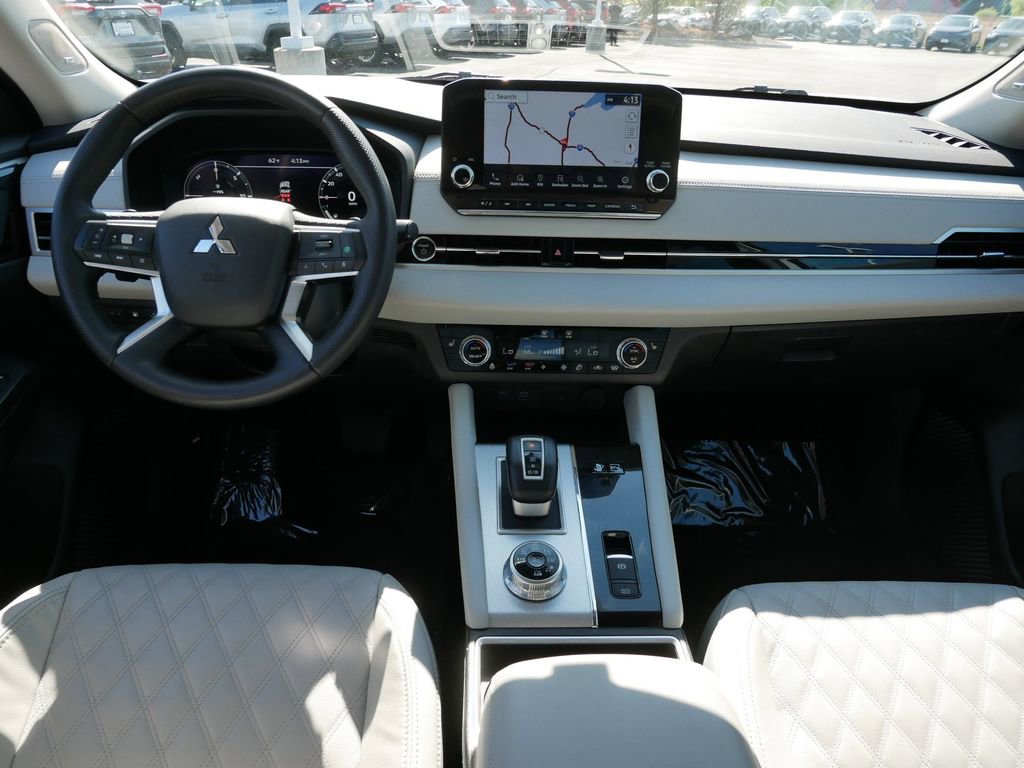 Used 2023 Mitsubishi Outlander SEL AWD/4WD image 14