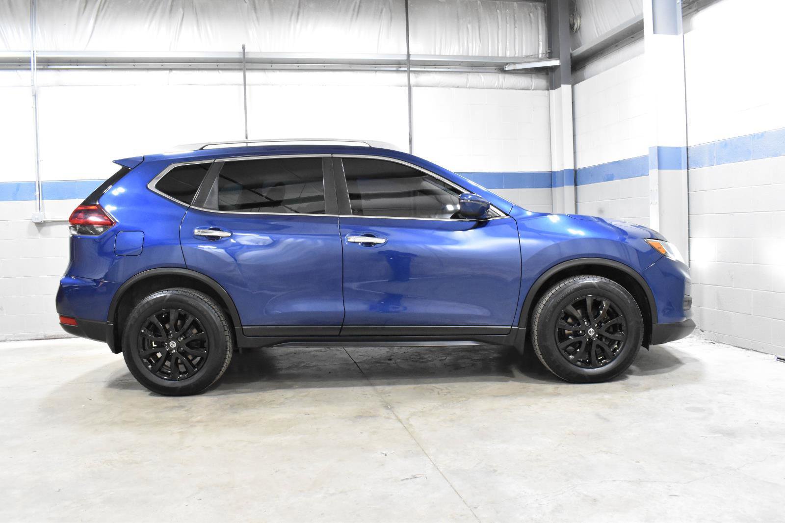 Used 2019 Nissan Rogue S image 27