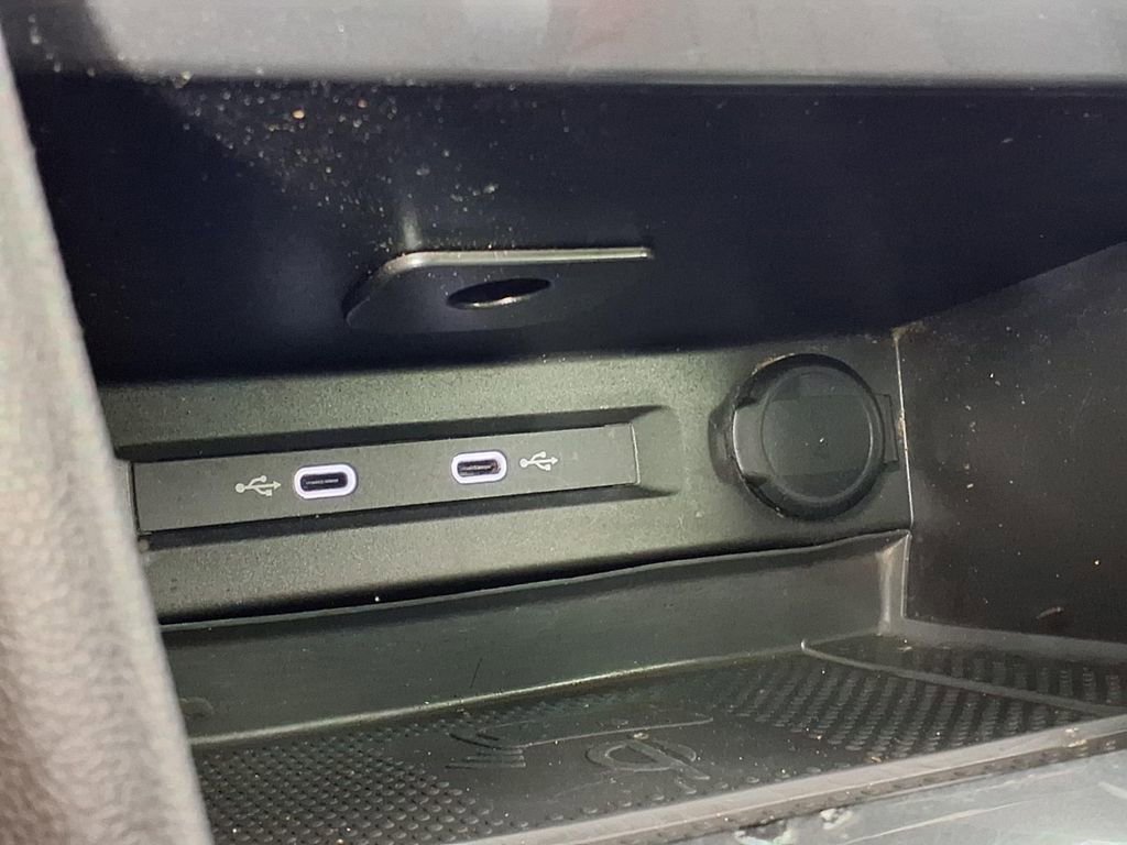 Used 2024 Volkswagen Tiguan SE R-Line image 24