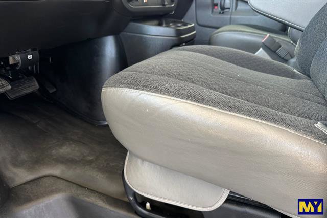 Used 2024 Chevrolet Express 2500 w/ Driver Convenience Package image 13