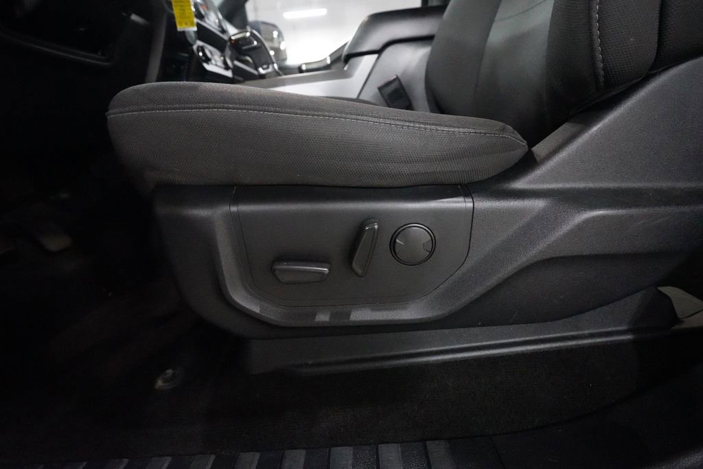 Used 2019 Ford F150 XLT w/ Equipment Group 302A Luxury AWD/4WD image 28