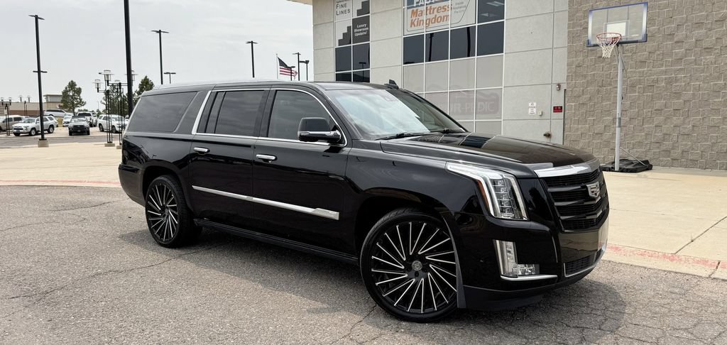 Used 2017 Cadillac Escalade ESV Premium Luxury AWD/4WD image 2
