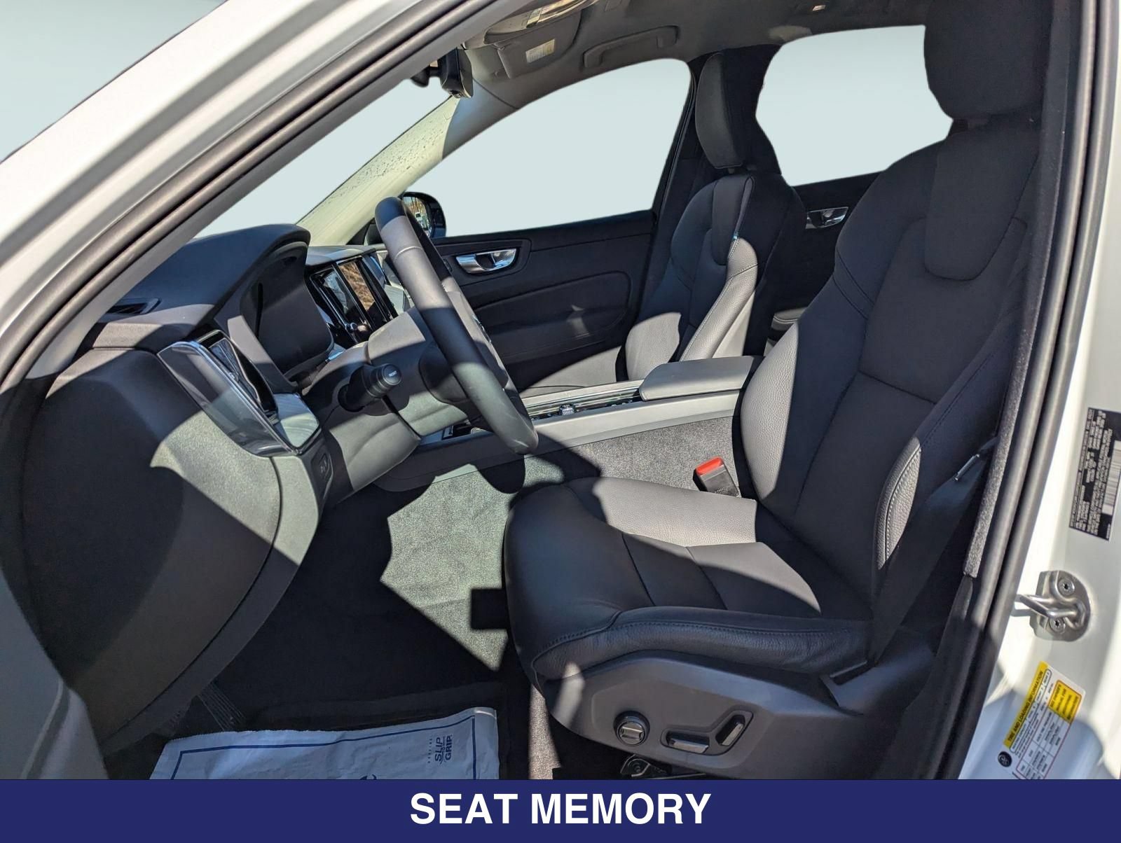 New 2025 Volvo XC60 T8 Plus w/ Protection Package Premier AWD/4WD image 9