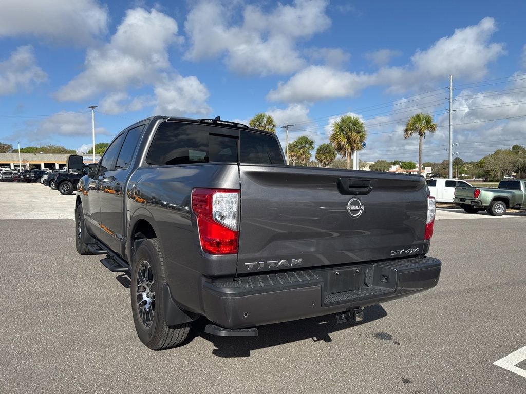 Used 2024 Nissan Titan SV w/ SV Convenience Package image 3