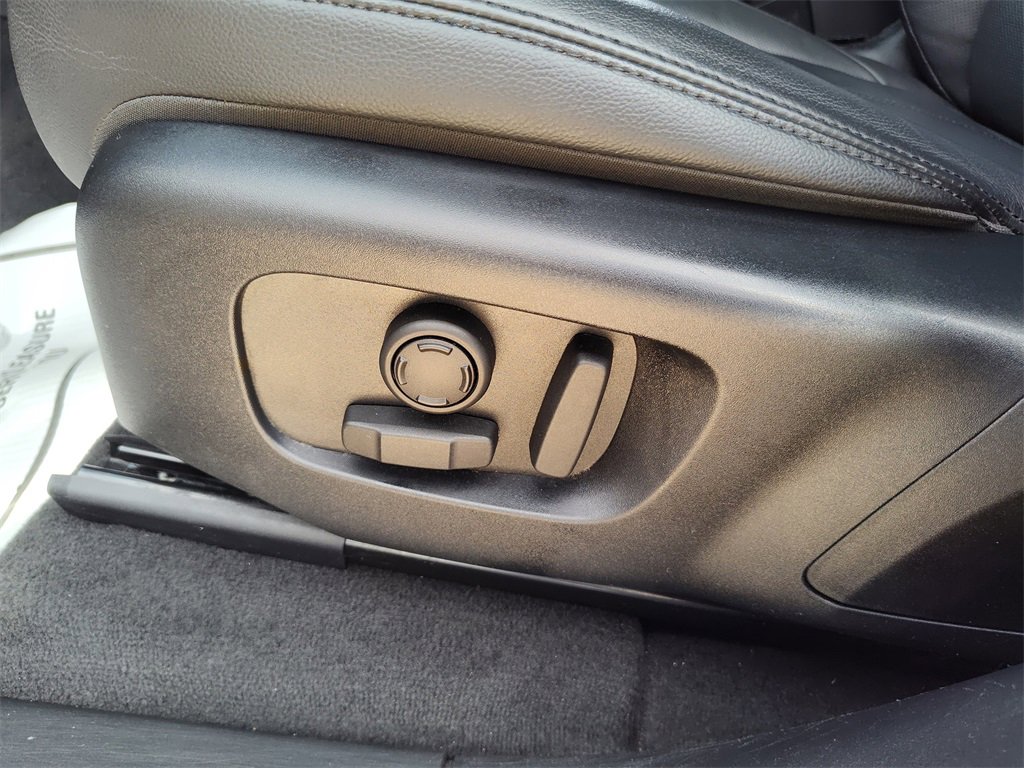 Used 2025 Land Rover Range Rover Velar Dynamic SE image 23