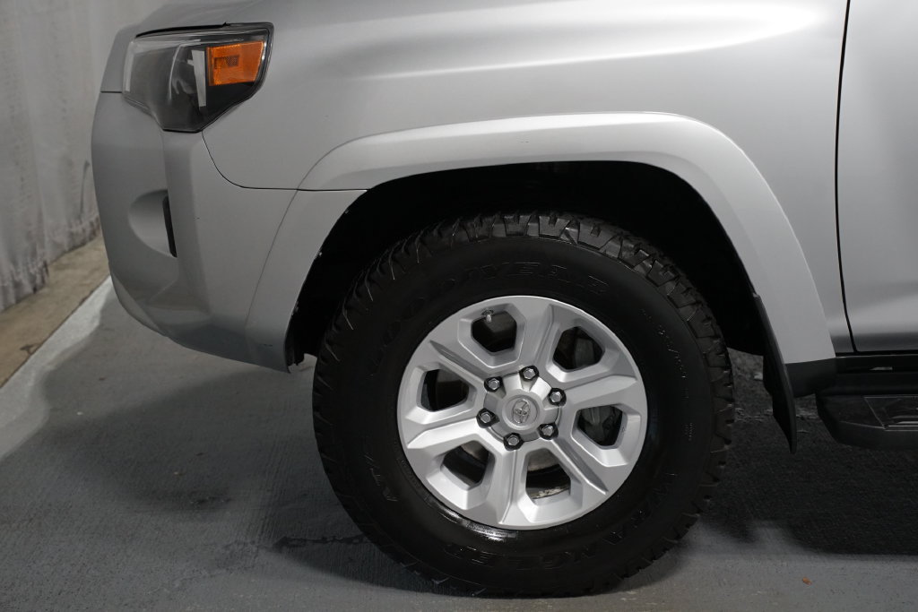 Used 2021 Toyota 4Runner SR5 AWD/4WD image 5