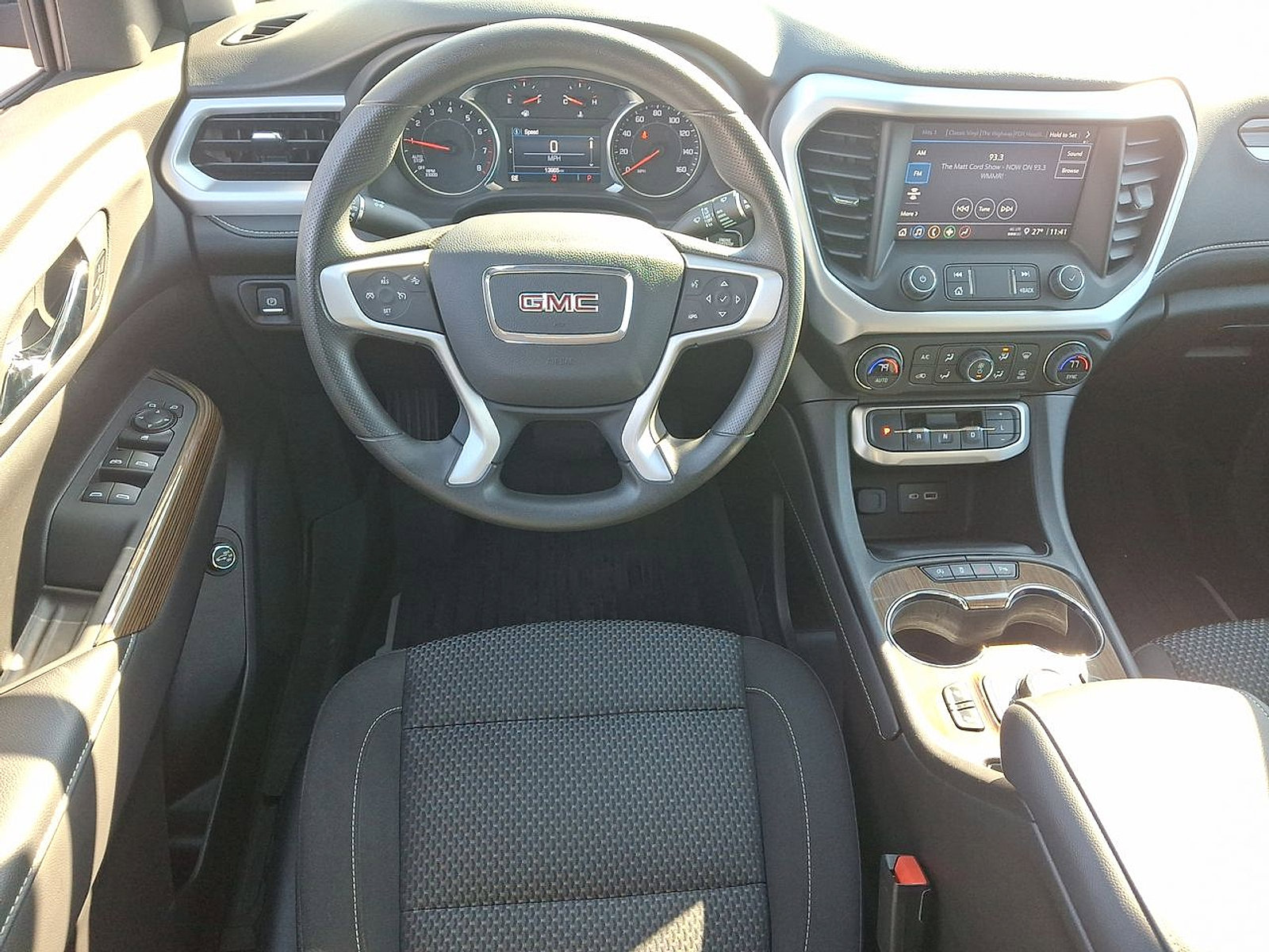 Certified 2023 GMC Acadia SLE w/ Driver Convenience Package image 21