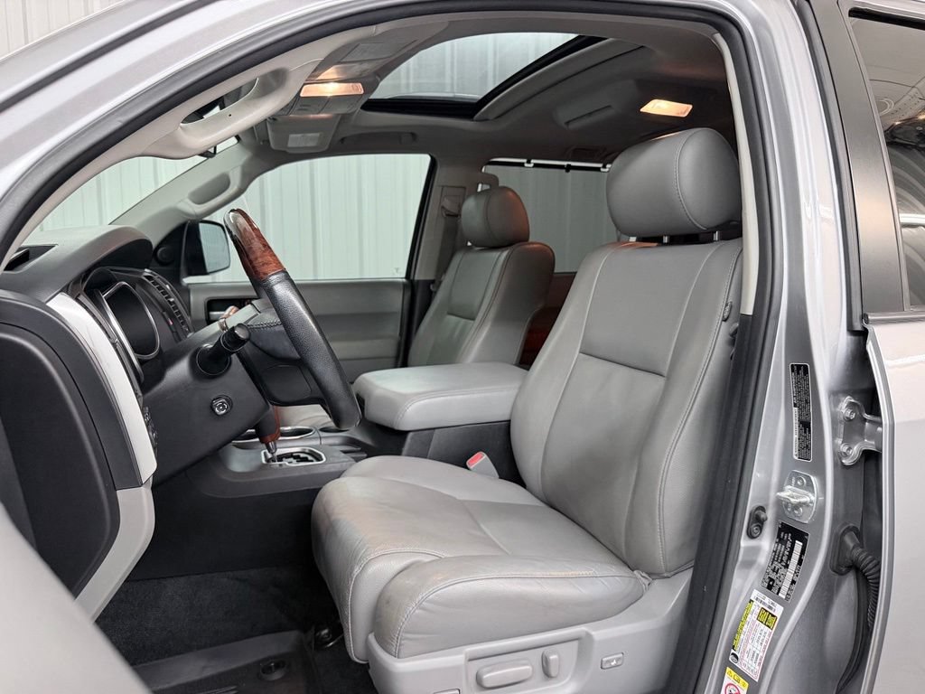 Used 2018 Toyota Sequoia Platinum AWD/4WD image 13