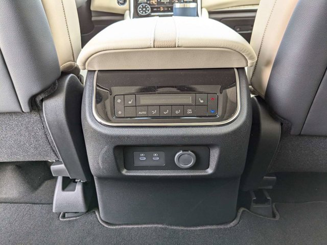 New 2025 Nissan Armada Platinum Reserve w/ Convenience Package image 17