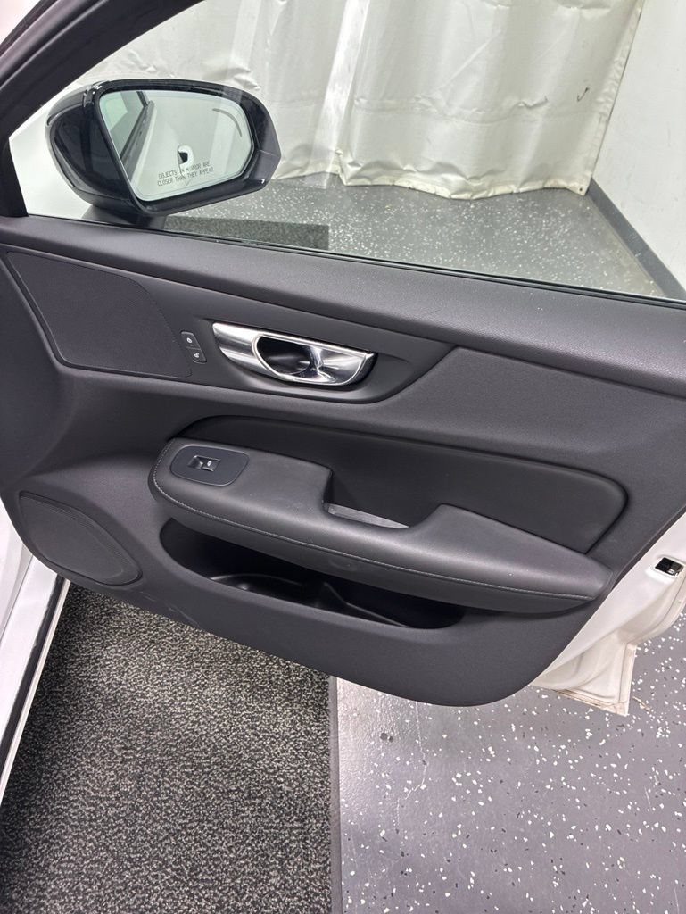 Used 2025 Volvo S60 B5 Core AWD/4WD image 30