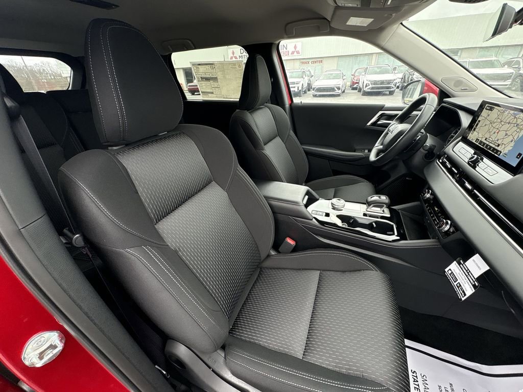 New 2026 Mitsubishi Outlander ES image 24