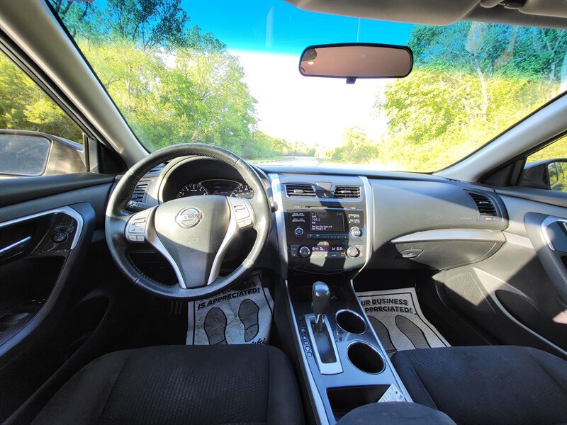 Used 2014 Nissan Altima 2.5 SV FWD image 11