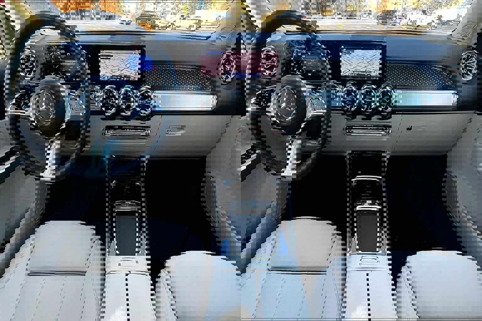 Used 2025 Mercedes-Benz GLB 250 image 16