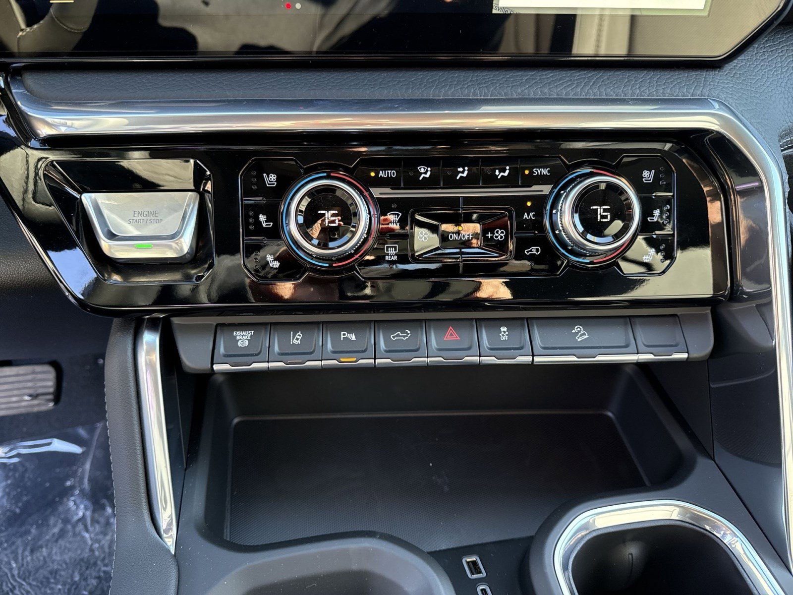 New 2026 GMC Sierra 3500 Denali w/ Denali Reserve Package image 16