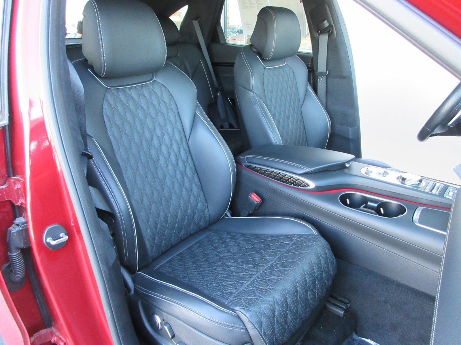 Used 2023 Genesis GV70 3.5T Sport w/ Sport Prestige Package image 27