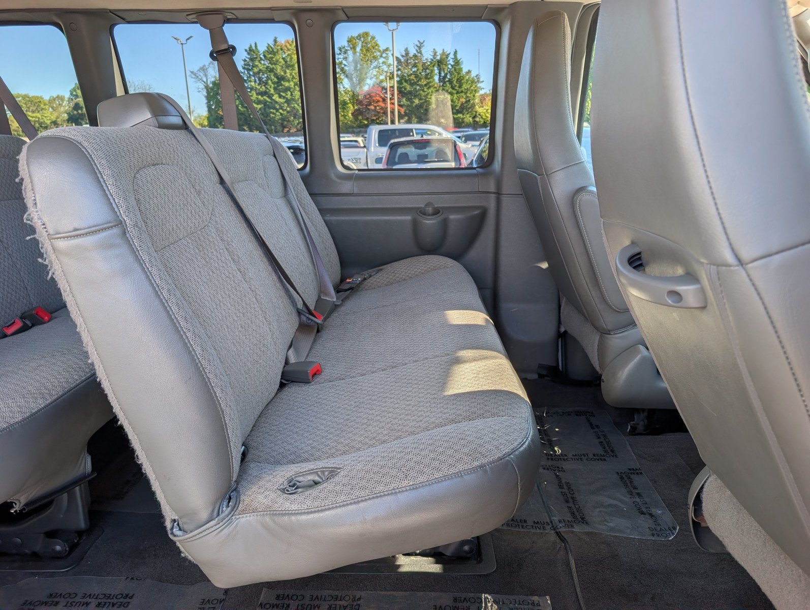 Used 2025 Chevrolet Express 3500 LT w/ LT Preferred Equipment Group RWD image 12