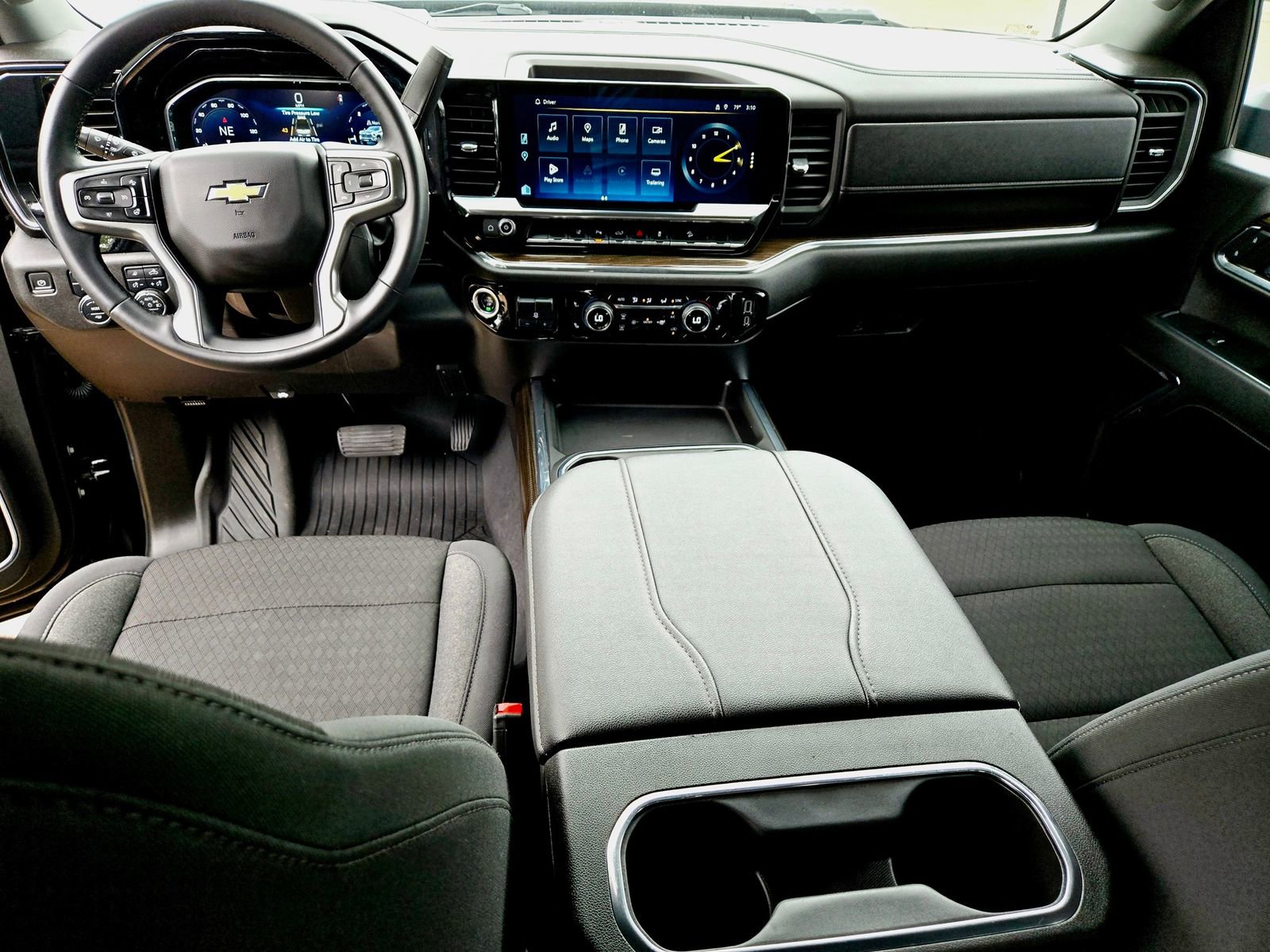 Used 2024 Chevrolet Silverado 2500 LT w/ Texas Edition AWD/4WD image 9