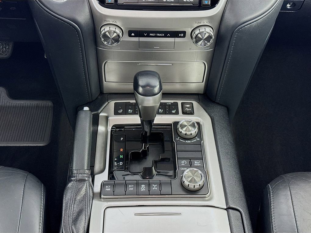 Used 2019 Toyota Land Cruiser image 40