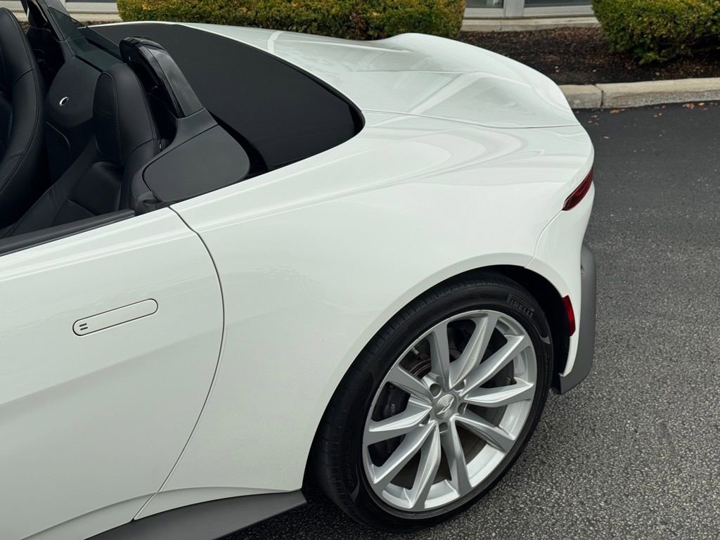 Used 2023 Aston Martin V8 Vantage Roadster image 20