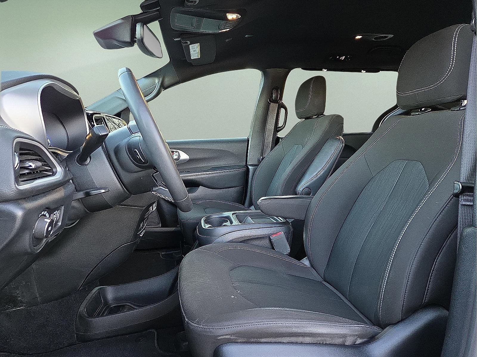 Used 2022 Chrysler Pacifica Touring image 15