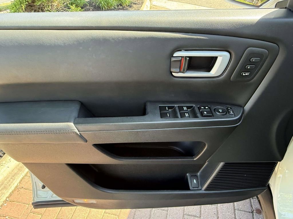 Used 2013 Honda Pilot Touring image 14