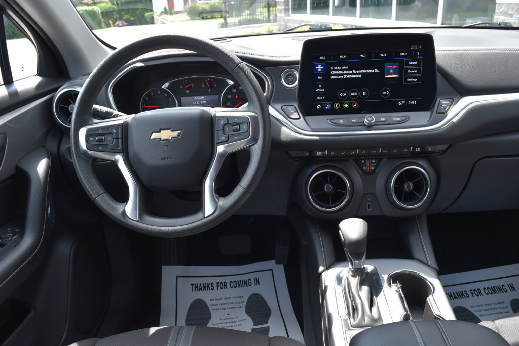 Used 2025 Chevrolet Blazer LT FWD image 11