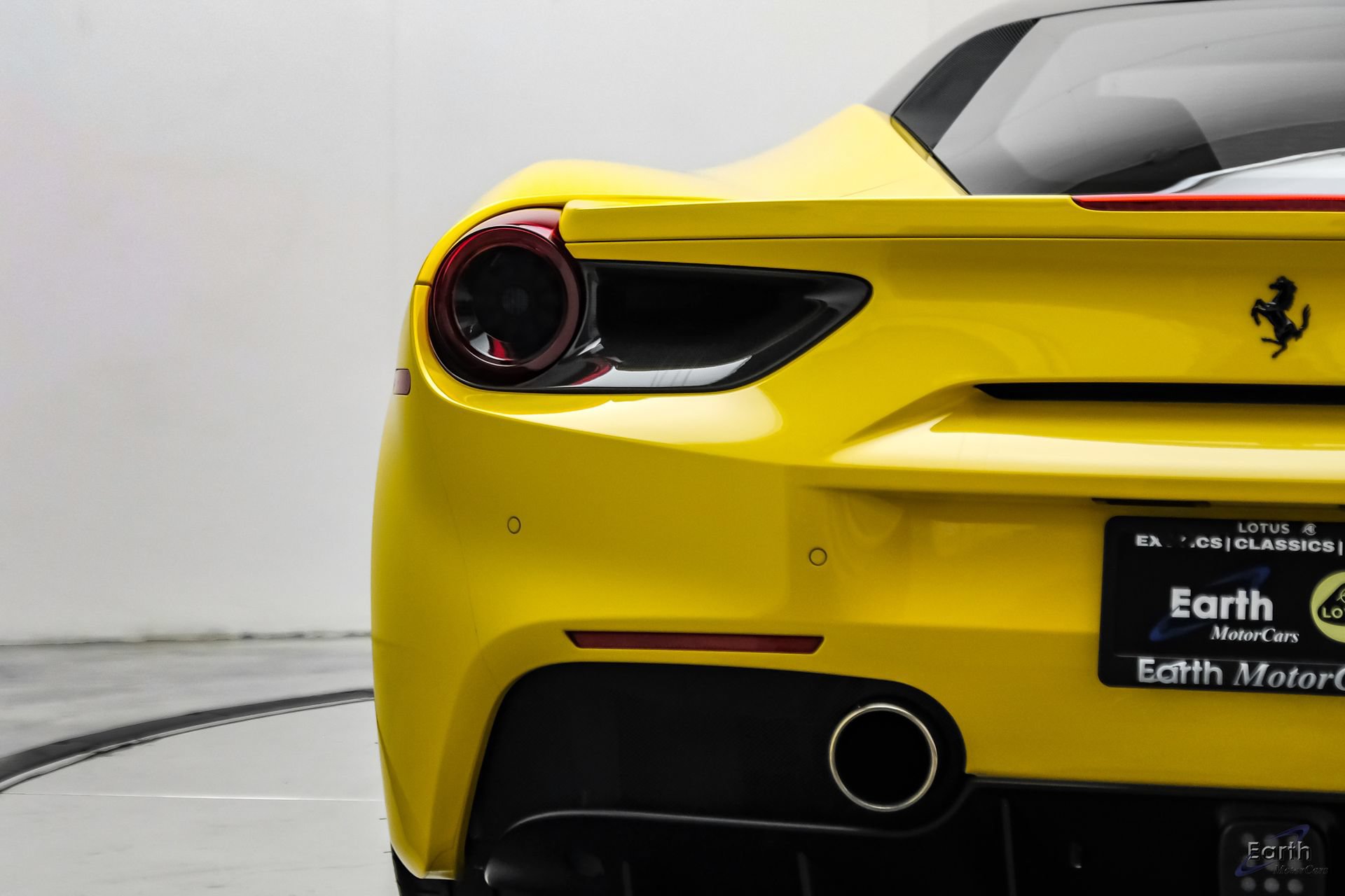 Used 2019 Ferrari 488 GTB RWD image 18