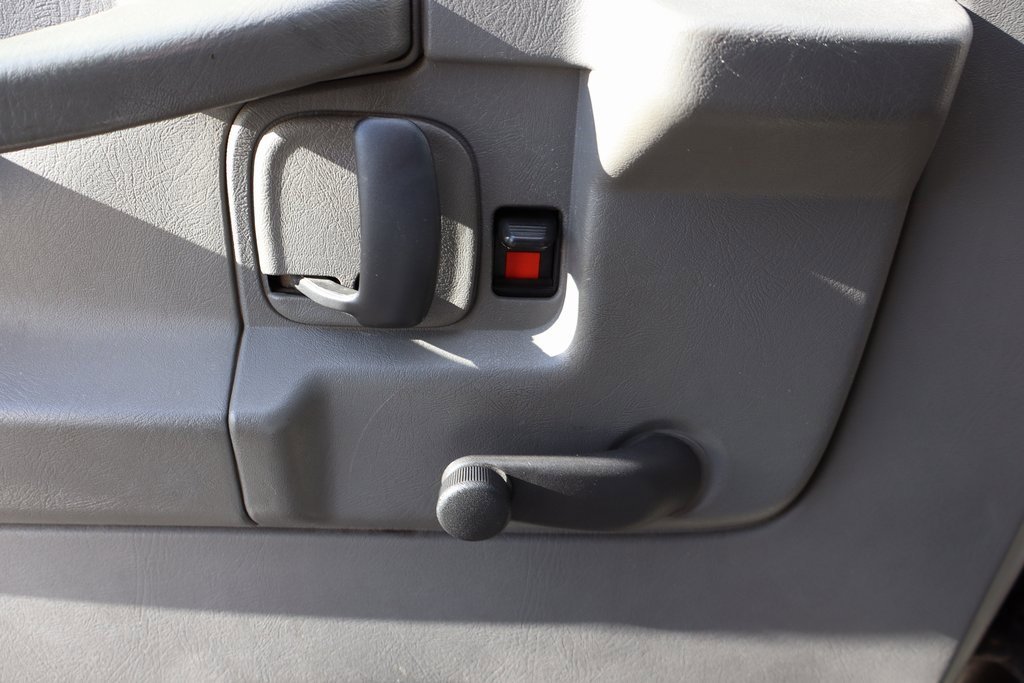 Used 2009 Chevrolet Express 1500 image 12